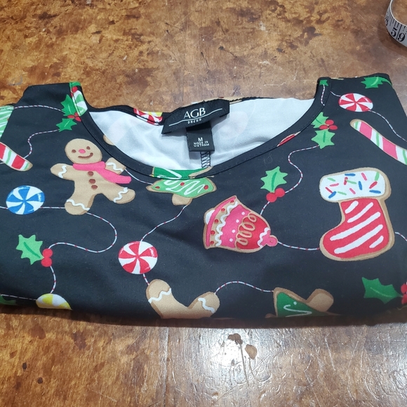 Festive Black Holiday Print Women's Tunic - Picture 7 of 7